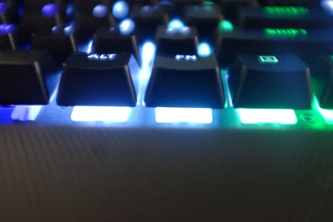 Đèn LED trên Corsair K60 RGB Pro SE